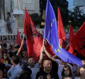 Σε κλίμα εθνικού διχασμού οι δημοτικές εκλογές σήμερα στην Αλβανία - "Εκλογές φάρσα" λέει η αντιπολίτευση - Φόβοι για επεισόδια 