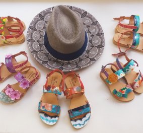 Αποκλειστικό – Made in Greece η Nadeen Art: Τα «αγγελικά» φτιαγμένα παπούτσια & οι τσάντες της Δήμητρας Ψυχογυιού ζωγραφίζονται στο χέρι στο εργαστήρι της στην Ακρόπολη