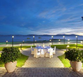 Makis inn resort: O παράδεισος της Αργολίδας πάνω στην θάλασσα, με κουζίνα αστεράτη, βαρκαρόλες & μουσικές βραδιές