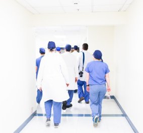 Cherchez la femme σε νοσοκομείο της Κύπρου: 2 γιατροί ήρθαν στα χέρια με μπουνιές – Ερωτευμένοι και οι 2 με την ίδια νοσοκόμα
