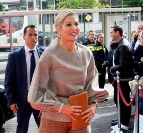 Η βασίλισσα Μάξιμα φοράει το απόλυτο "trend" της σεζόν & εντυπωσιάζει: Εκθαμβωτική με υπέρκομψο καρώ κουστούμι (φώτο)