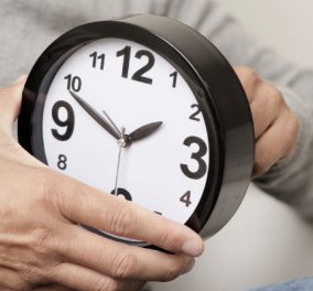 Αλλάζει η ώρα ξημερώματα Κυριακής: Tα ρολόγια μπαίνουν μία ώρα πίσω 