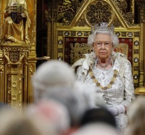 Η βασίλισσα Ελισάβετ δεν θα φοράει πλέον αληθινές γούνες: Ασκεί βέτο στα 93 της χρόνια! 