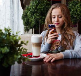 Ένας στους τέσσερις νέους παθαίνει υστερία μακριά από το κινητό του -  Η έρευνα που "σπάει κόκαλα" στη "Smart" εποχή