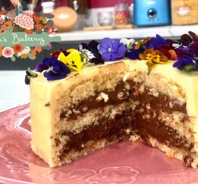 Η Ντίνα Νικολάου μας δείχνει πως να φτιάξουμε απίθανη τούρτα παντεσπάνι με μους σοκολάτας 
