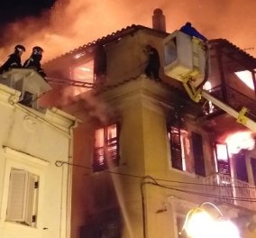 Κέρκυρα: Πυρκαγιά έκαψε παλιό αρχοντικό - Η ηρωική προσπάθεια της μάνας να σώσει το κοριτσάκι της (φώτο-βίντεο)