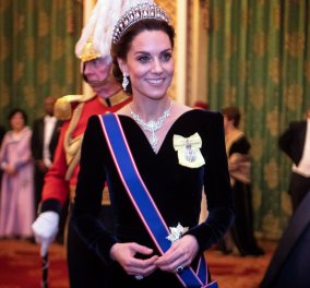 H Kate Middleton με εντυπωσιακή μαύρη τουαλέτα & διαμαντένια τιάρα σε δεξίωση στο παλάτι του Μπάκιγχαμ - Φώτο