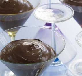 Ο Στέλιος Παρλιάρος φτιάχνει κρέμα σοκολάτας διαίτης, για αυτούς που προσέχουν την διατροφή τους 