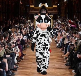 Stella McCartney: Ζώα & καρτούν στην πασαρέλα - Αγελάδες & κουνελάκια έκλεψαν την παράσταση στην επίδειξή της (φωτό- βίντεο)