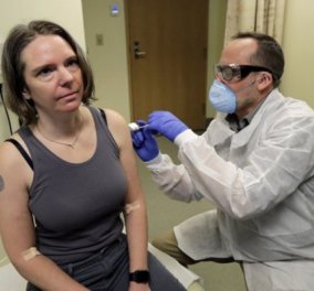 Κορωνοϊός- ΗΠΑ: Η Jennifer Haller, μία 43χρονη μητέρα δύο παιδιών, ο πρώτος άνθρωπος που εμβολιάστηκε 