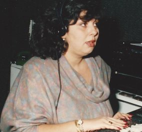 Λένα Μαντά- Vintage: Το ωραίο προσωπάκι της μπροστά στη ραδιοφωνική κονσόλα το 1993 - Διηγείται με τον δικό της μοναδικό τρόπο (φωτό)