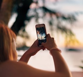 Κορωνοϊός – smartphones: Πως απολυμαίνουμε το κινητό τηλέφωνο – Ο ιός παραμένει για μέρες στις οθόνες αφής