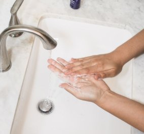 Κορωνοϊός: Πως να πλύνεις σωστά τα χέρια σου για 20 δευτερόλεπτα – Δες προσεκτικά το βίντεο