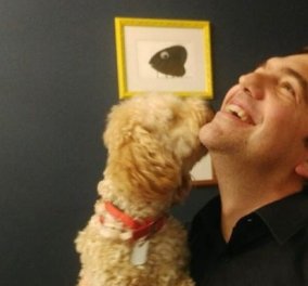 Ο Αλέξης Τσίπρας φωτογραφίζεται με σκυλάκι & χαμόγελο σταρ (Φωτό) 
