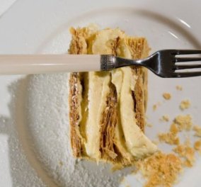 Ο Στέλιος Παρλιάρος φτιάχνει απίστευτο μιλφέιγ - Ένα γλυκό με «χίλια φύλλα»