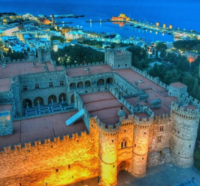 Το αμερικανικό Cosmopolitan προτείνει για διακοπές τον Σεπτέμβριο μια ελληνική πόλη & ένα μεγάλο νησί μας – Δείτε που