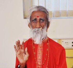 Πέθανε διάσημος Ινδός γιόγκι 90 ετών: Έλεγε ότι δεν είχε φάει ή πιει τίποτα για 80 χρόνια (Φωτό & Βίντεο)