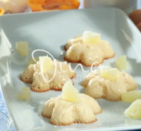 H Ντίνα Νικολάου μας ετοιμάζει υπέροχο γλυκάκι καρύδας μέσα σε λίγα λεπτά - Θα το λατρέψετε