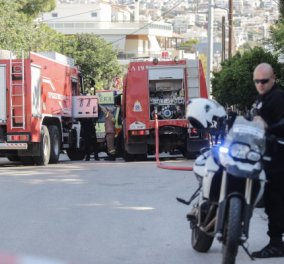 Τρία άτομα έπεσαν σε φρεάτιο οικοδομής στο κέντρο της Αθήνας - Ανασύρθηκαν ζωντανοί