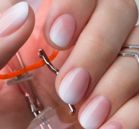 21 ιδέες για κομψά νύχια με όμπρε γαλλικό - Baby boomer nails