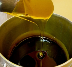 Σπιτική χαλάουα με λεμόνι, μέλι, ζάχαρη για αποτρίχωση στη στιγμή - Δείτε πως θα την φτιάξετε 