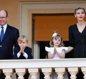 Κουκλάκια έγιναν τα δίδυμα του πρίγκιπα Αλβέρτου & της Σαρλίν: Γκαμπριέλα & Ζακ στο βασιλικό μπαλκόνι (φωτό)