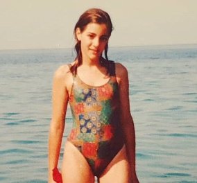 Η Νατάσα Μποφίλιου σύγχρονη Αφροδίτη – Αναδύεται από την θάλασσα μόλις 14 ετών (Φωτό) 