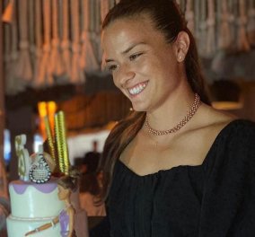 Μαρία Σάκκαρη: Η άκρως θηλυκή εμφάνιση για τα 25α γενέθλιά της - Το πάρτι στη Βουλιαγμένη (φωτό)