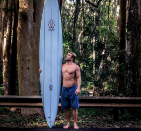 Απίστευτο: Surfer έχασε την σανίδα του στην Χαβάη τον Φεβρουάριο  - Την βρήκε 6 μήνες μετά στις Φιλιππίνες (φωτό)