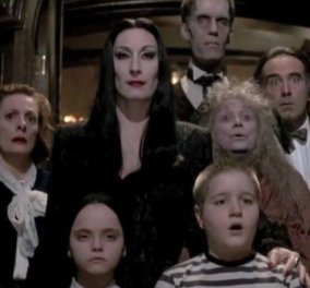 Τότε & τώρα: Το περίφημο καστ της ταινίας "Οικογένεια Άνταμς" το 1991 & 29 χρόνια μετά (φωτό)