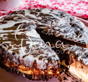 H Nτίνα Νικολάου μας φτιάχνει ακαταμάχητο cheesecake με δύο σοκολάτες - Λιώνει στο στόμα