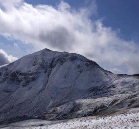 Τα πρώτα χιόνια έπεσαν στις κορυφές του Γράμμου & των Καλαβρύτων - Μαγευτικά τοπία (Φωτό & Βίντεο) 