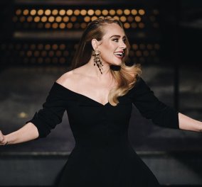 ''Κοιτάξτε με, είμαι η μισή'', είπε η Adele - Εκθαμβωτική στην παρουσίαση δημοφιλούς εκπομπής μετά τα 50 κιλά που έχασε (φωτό - βίντεο) 