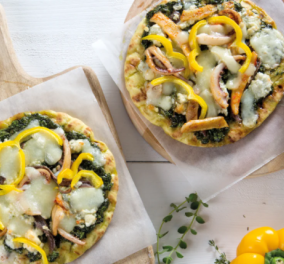 Ντίνα Νικολάου: Μας φτιάχνει πίτσα με πέστο ρόκας, θράψαλο & μπλε τυρί - Υπέροχος συνδυασμός