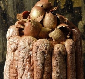 Ο Στέλιος Παρλιάρος μας φτιάχνει εντυπωσιακή Σαρλότ σοκολάτας με ρούμι (φώτο)