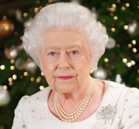 «Ανοιχτοχέρα» η Βασίλισσα Ελισάβετ τα Χριστούγεννα! - Πόσο νομίζετε ότι κοστίζει το κάθε δώρο που ξοδεύει για τους φίλους & τους συγγενείς της (Φωτό) 