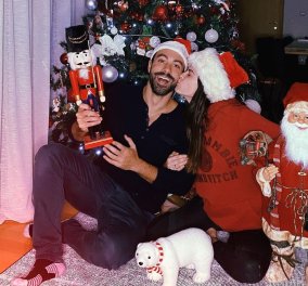 Σάκης Τανιμανίδης - Χριστίνα Μπόμπα: Τα πρώτα Χριστούγεννα στην Ελλάδα – Σπίτι μου, σπιτάκι μου & ωραίο δεντράκι μου (Φωτό & Βίντεο) 