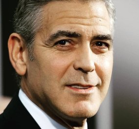 George Clooney on camera: Σφουγγαρίζω, βάζω πλυντήρια μέσα στην καραντίνα- Είμαι ο σεφ του σπιτιού (φωτό-βίντεο)