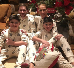 Η Celine Dion & οι 3 γιοι της φόρεσαν τις Χριστουγεννιάτικες πιτζάμες τους - Οι ευχές κάτω από το δέντρο με τα δίδυμα & τον μεγάλο (φωτό)