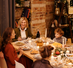 Όλα τα  μυστικά για να φάτε σωστά στο πρωτοχρονιάτικο τραπέζι - Tips για να μην ξεφύγετε 