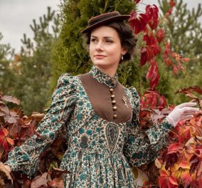 Αυτή η όμορφη νέα γυναίκα ντύνεται κάθε μέρα σαν να ζει στον 19ο αιώνα- Υπέροχο στυλ, φανταστικές εικόνες (φωτό)