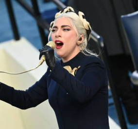 Ορκωμοσία Μπάιντεν: Tο βίντεο με την Lady Gaga να τραγουδάει τον Εθνικό Ύμνο των ΗΠΑ - Η τουαλέτα υπερπαραγωγή του Schiaparelli & η καρφίτσα της ελπίδας (φωτό) 
