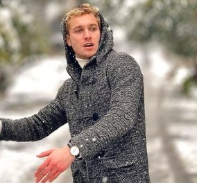 Στυλάτος και στα χιόνια ο Edward Στεργίου: Δείτε τον πρώην παίκτη του GNTM να ποζάρει στο κατάλευκο τοπίο (φωτό)