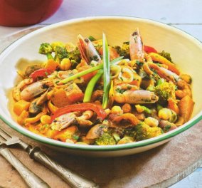 Αργυρώ Μπαρμπαρίγου: Γαρίδες κάρυ με λαχανικά - Αν σας αρέσουν τα καυτερά, αυτή είναι η απόλυτη συνταγή