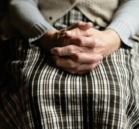 Γηροκομείο στα Χανιά: Συγκλονίζει η κόρη νεκρής 94χρονης - «Θύμιζε τους κρατούμενους στο Άουσβιτς» - Στο μικροσκόπιο οι διαθήκες των 68 ηλικιωμένων