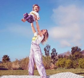  Γλύκα! - Η Kate Hudson με την κορούλα της στη μπανιέρα - Θα "λιώσετε" (φώτο)