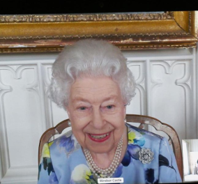 Η βασίλισσα Ελισάβετ μετά την κηδεία του Φιλίππου έκανε zoom call - Φόρεσε το χαμόγελο της και επέστρεψε στις υποχρεώσεις της (φωτό) 