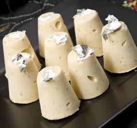 Kulfi: O Στέλιος Παρλιάρος παρουσιάζει το πιο δημοφιλές ινδικό παγωτό - Γαρνιρισμένο με φύλλα χρυσού 