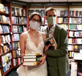   Story of the Day: Ζευγάρι με δυσλεξία γιόρτασε το γάμο του σε βιβλιοπωλείο - Εκεί  έδωσαν το πρώτο ραντεβού - Άφωνοι οι υπάλληλοι (φώτο) 