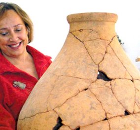 Top Woman η Δρ. Αθανασία Κάντα: Η αρχαιολόγος που αποκαλύπτει τα μυστικά των νέων εκπληκτικών θησαυρών της Κνωσού (φωτό)
